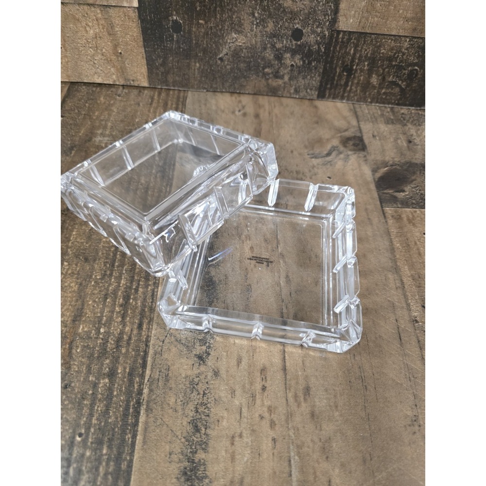 Avon 24% Lead Crystal Trinket Box France Square Grid Pattern Lidded Jewelry Dish - Picture 4 of 5